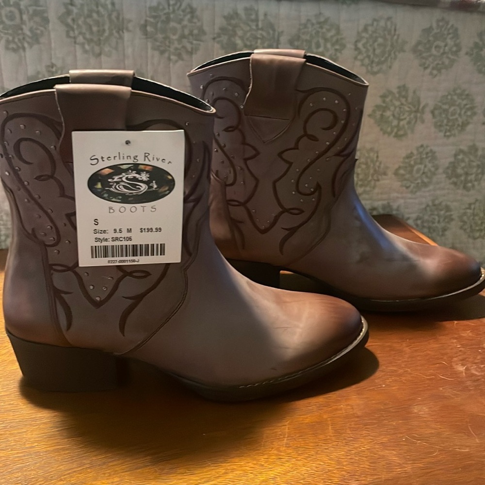 Brand new never been worn ankle booties. Brown leather size 9.5